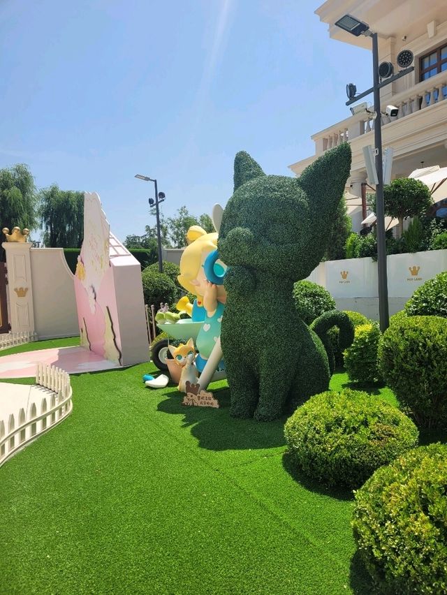 Snap til you drop with your favorite characters in Pop Land