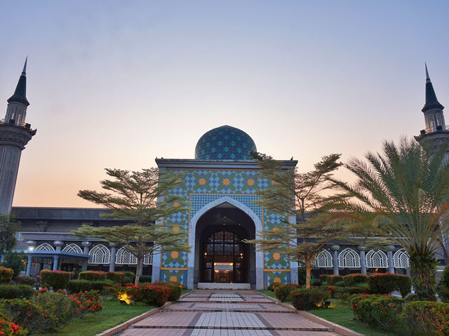 Masjid Sultan Abdul Samad KLIA – A Serene Stop Near the Skies