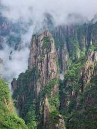 “The Whispering Stream of Huangshan”