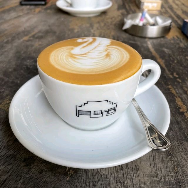 nice spacious cafe