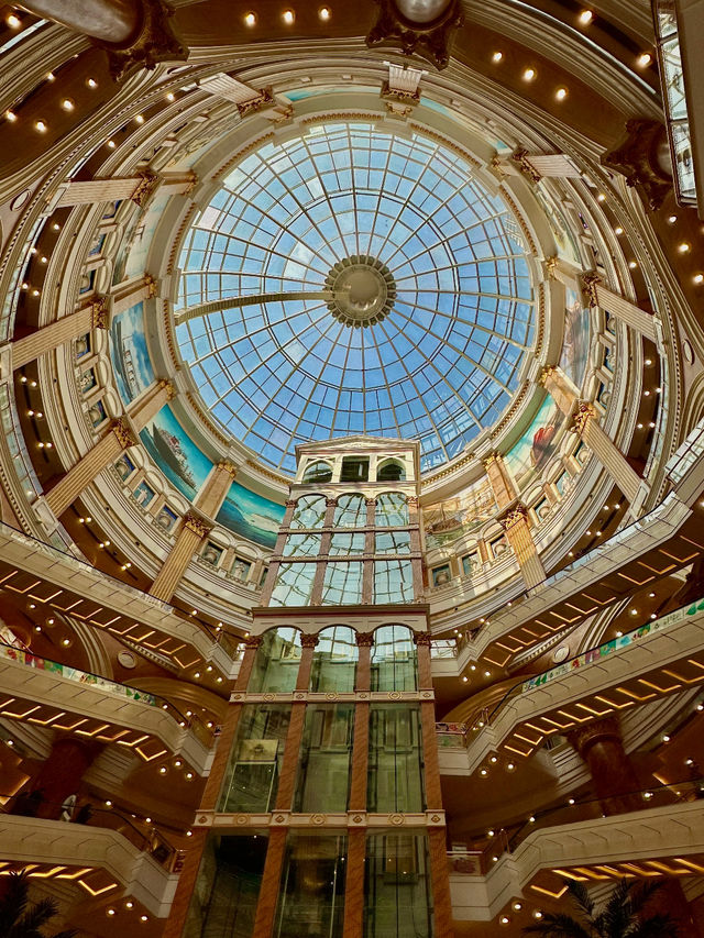 🛍️ Shanghai’s Largest Mall – New World Daimaru 