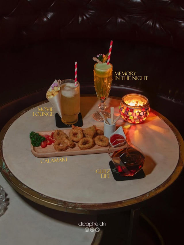 evokes the spirit of the Roaring Twenties