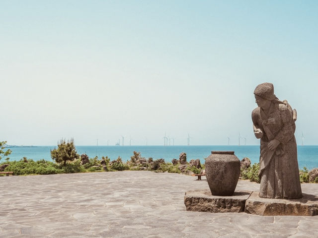 A Relaxing Stroll with Refreshing Coastal Breezes