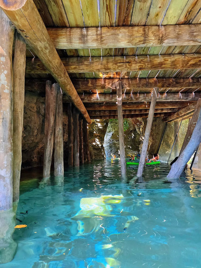 Tropical River at Discovery Cove Orlando | Lazy River Meets Luxury Spa