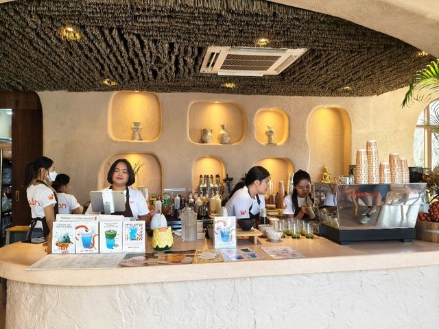 คาเฟ่ลับ แห่งใหม่ของระยอง Lawon 