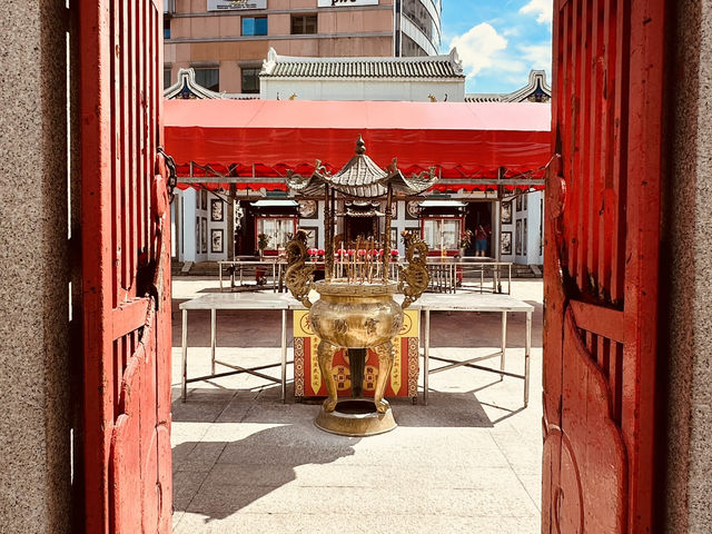 「信仰與文化的交融,是一座城市最深的底蘊。」 「信仰與文化的交融,是一座城市最深的底蘊。」