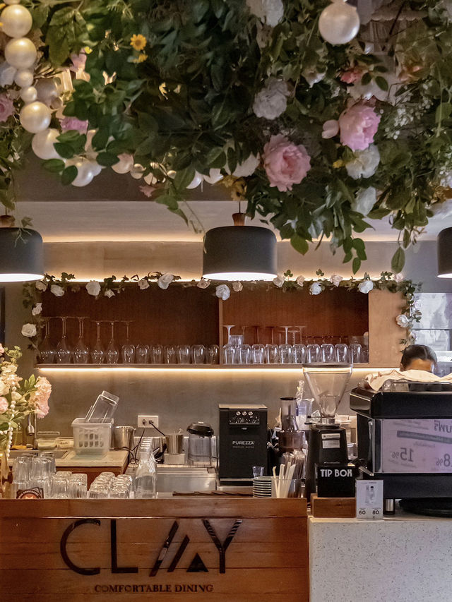 Clay Bangkok ร้านอาหารและคาเฟ่บรรยากาศสุดโฮมมี่