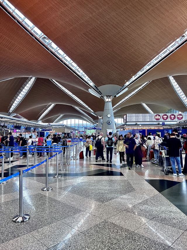 ［吉隆坡旅遊］建築很美很好拍的機場✈️吉隆坡國際機場