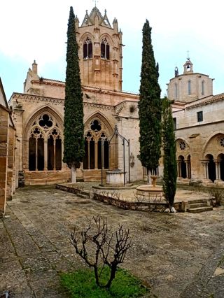 Experience the mysterious Western-style architecture under the stained glass windows