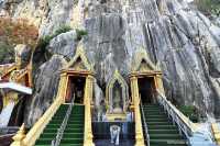 วัดถ้ำเขาย้อย เพชรบุรี