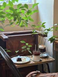 絶対行くべき光たっぷり入るヒーリングカフェ"グライナリーズコーヒー"☕️