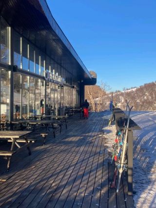 การเล่นสกีในจอร์เจีย: ความลับที่ซ่อนอยู่ที่ดีที่สุดของเทือกเขาคอเคซัส