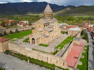 ความมหัศจรรย์ของยูเนสโก ณ มหาวิหารสเวติสโคเวลี: สมบัติล้ำค่าเหนือกาลเวลาแห่งมทสเคตา 🇬🇪✨