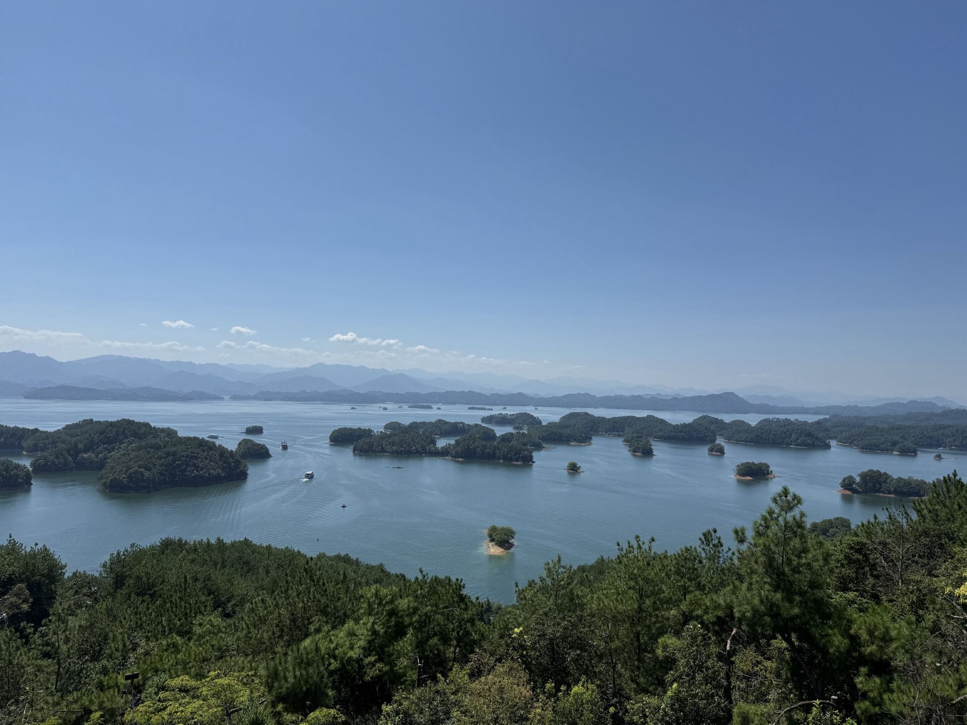 Explore Qiandao Lake in Hangzhou! A complete one-day tour guide for the popular Line 1 subway 🚤🏝️