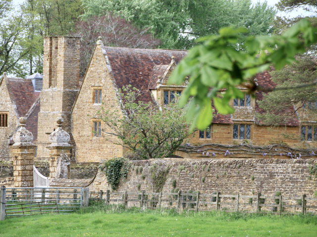 This is a MUST: The amazing Ashby St Ledgers