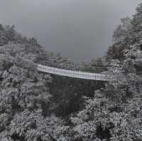 A Winter Wonderland in Xi'an: Exploring the Snow-Covered Qinling Mountains