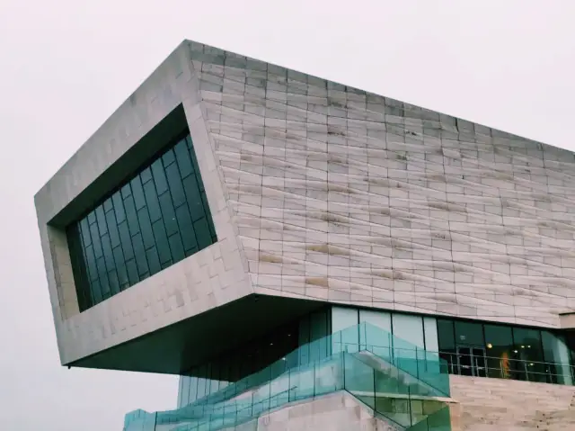 🎡 Liverpool’s Ultimate Waterfront Experience – Music, History & Views!