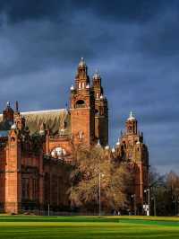 🎨✨ Discover the Wonders of Kelvingrove Art Gallery & Museum, Glasgow! ✨🎨