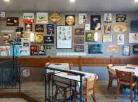 ร้านกินดื่มนั่งชิลล์บรรยากาศอบอุ่น