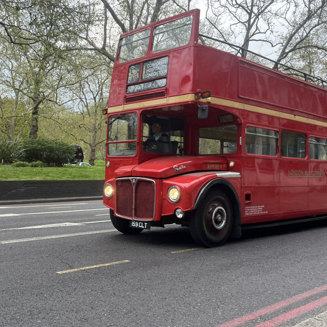 London City Walk: A Perfect Stroll Through History & Modern Buzz