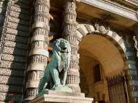 🎨 Top 10 Louvre Attractions + Spooky Halloween Vibes! 👻