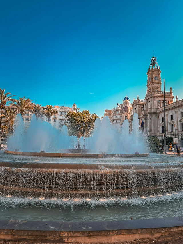🧡🍊 Weekend Getaway in Valencia: Markets & Hidden Streets 🌿🏙️ 🧡🍊 Weekend Getaway in Valencia: Markets & Hidden Streets 🌿🏙️