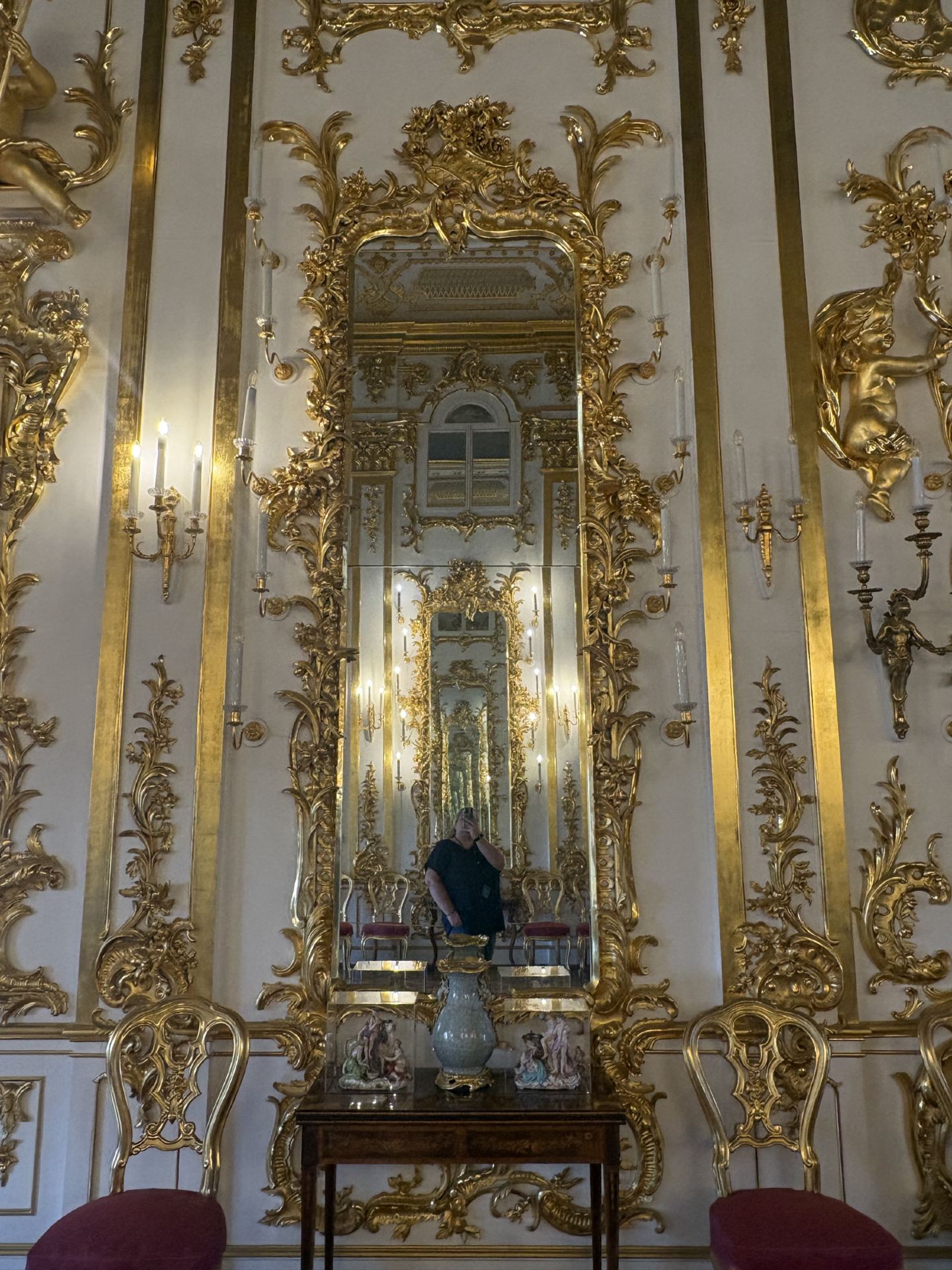 🍁 Autumn Vibes at Peterhof: A Must-See St. Petersburg Escape