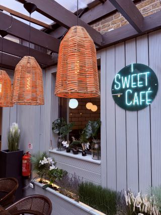 ☕🍰 Sweet Café, Whitechapel – A Sweet Stop in East London 🇬🇧
