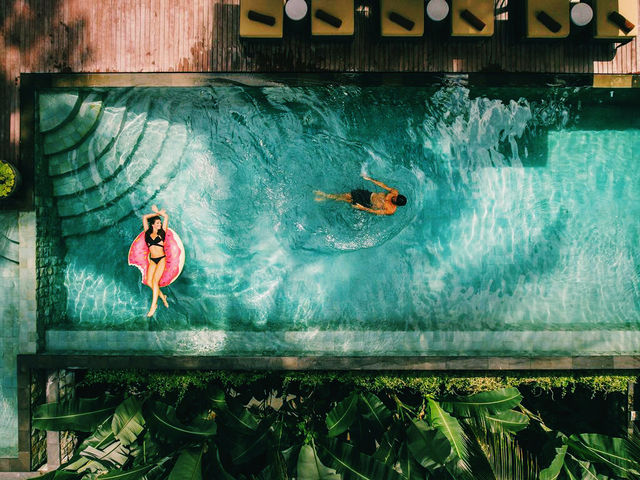 Bali's Hanging Gardens of Bali Hotel's double-decker infinity pool, I'm in awe!