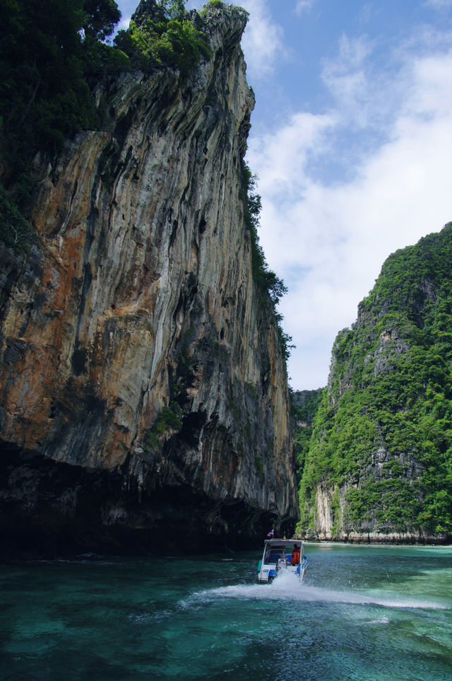Phi Phi Island - the unforgettable sea of jelly-like green shimmer.