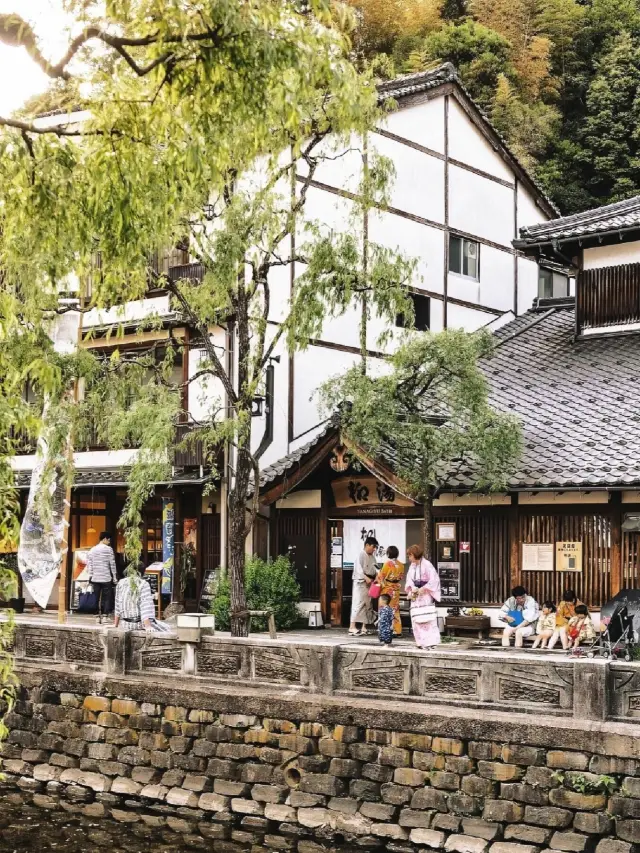 日本千年溫泉鄉適合穿著浴衣漫步的小鎮
