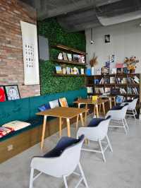 第一百貨竟然藏著個安靜的“大”書店
