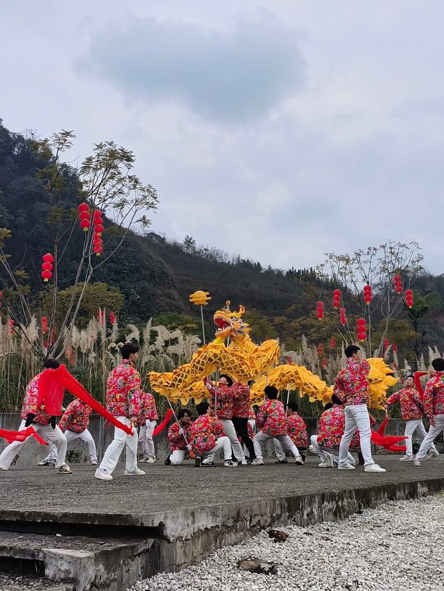 在峨眉山下面居然有這麼一個地方！！！