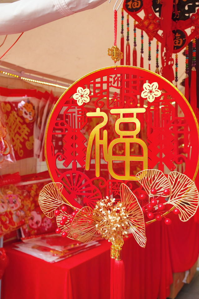 侨城坊花市探秘，春節的浪漫與溫馨在此綻放！