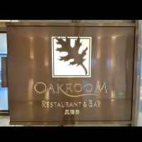 럭셔리한 코스식 호텔 조식 <Oakroom breakfast>