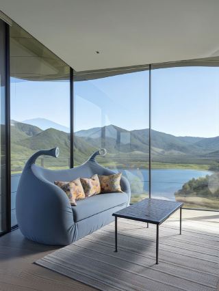🌟🛌 Luxe Sleeps in Chile's Wine Country 🍇✨