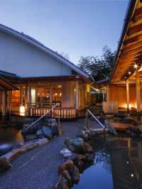 🌟 Toba's Top Stay: Luxe Comfort & Views! 🏨✨