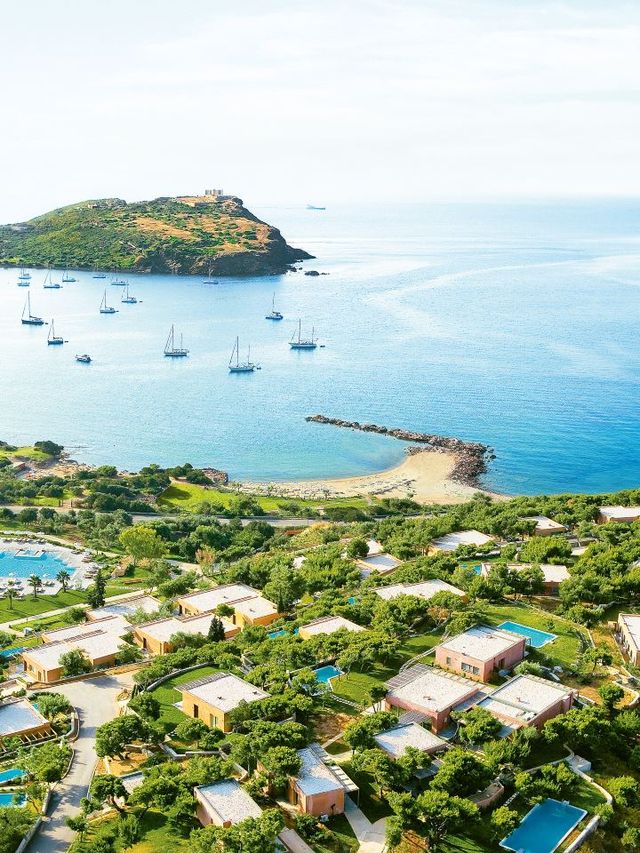 🏨✨ Unwind in Greece: Cape Sounio's Luxe Retreat 🌊🇬🇷