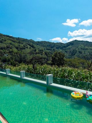 🌟🏨 Yunnan's Hidden Gem: Guming's Nest Hotel Review 🌄🍃