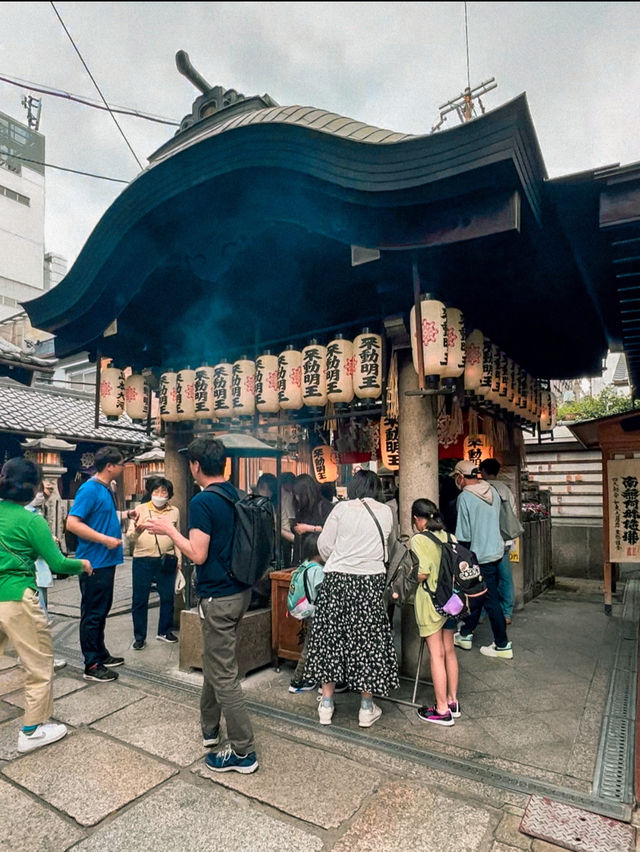 Hozen-ji: Make a wish by sprinkling water 🇯🇵
