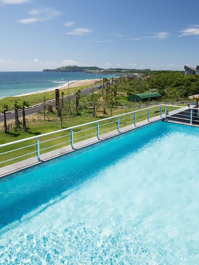 🌞🌙 Jeju's Sun and Moon Resort: Beachside Bliss & Views 🏖️🌊