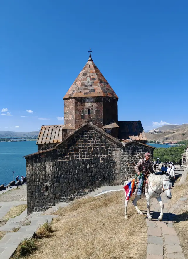 ทะเลสาบเซวานทะเลสาบที่ใหญ่ที่สุดในอาร์เมเนีย