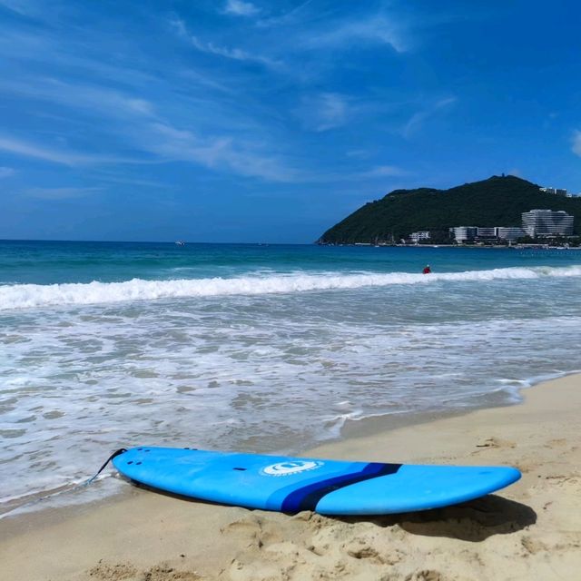 One of the best hotels in Dadonghai bay  with direct access to the beach!