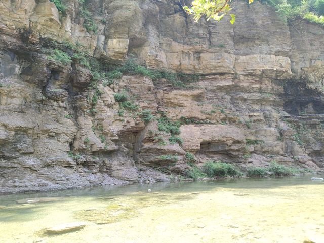雲台山泉瀑峽。