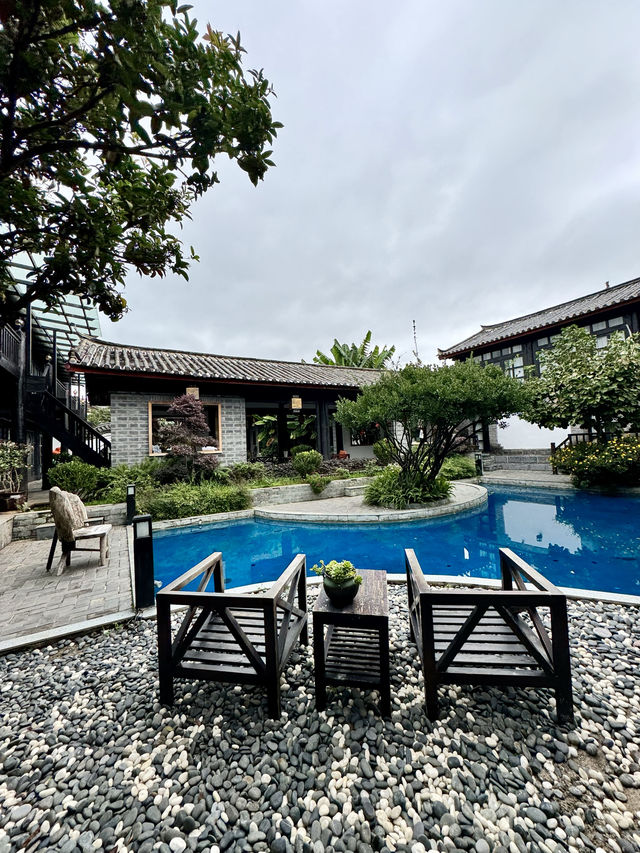 住束河古鎮海棠灣民宿，享受雨天的浪漫吧！。