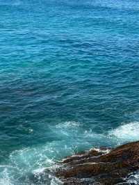 因為這片海和墓地原諒了全世界。