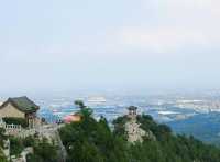 雲端之上·靈秀奇峰。