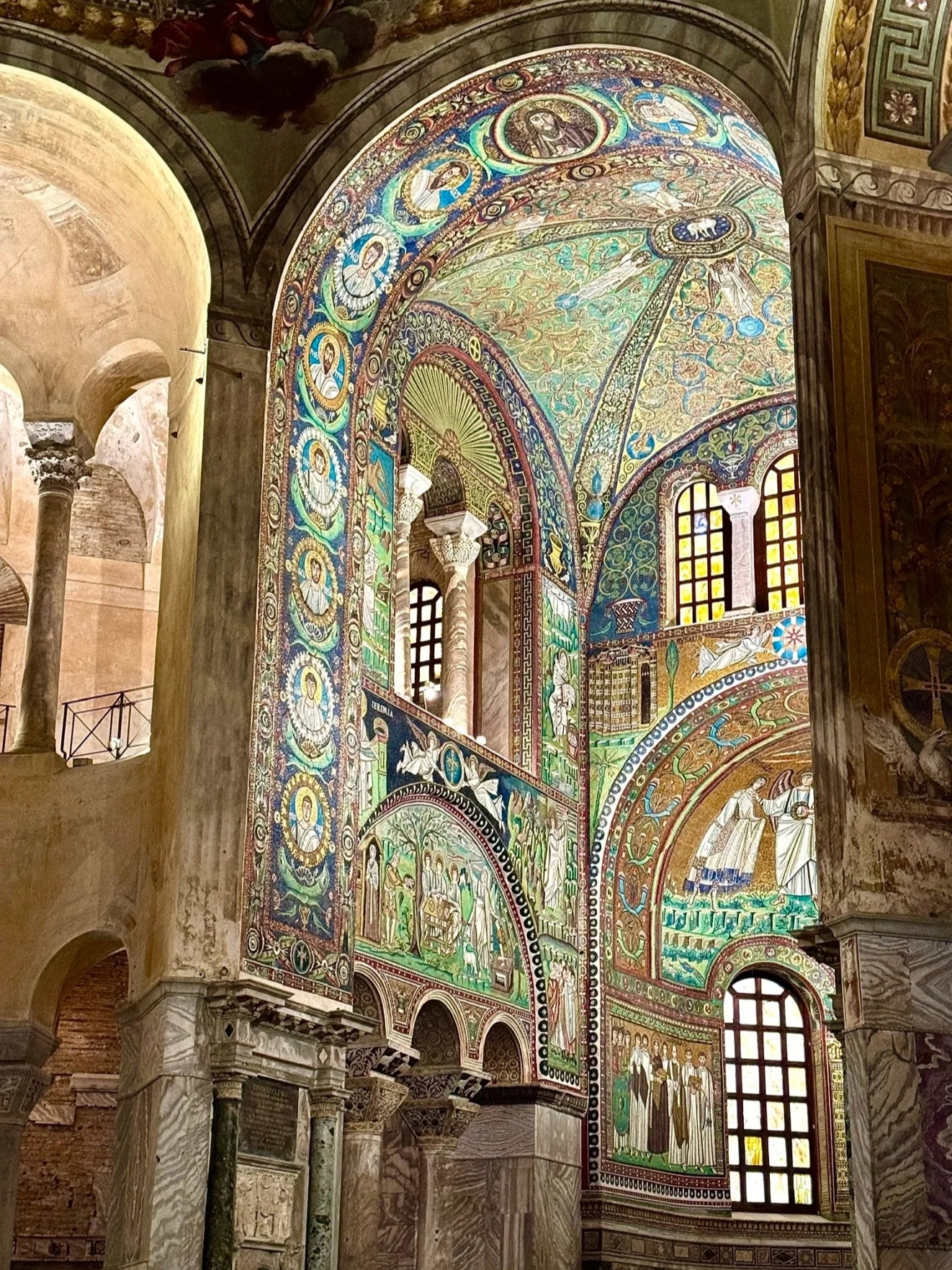 Hãy ngắm nhìn những nhà thờ đẹp nhất nước Ý ở Ravenna!