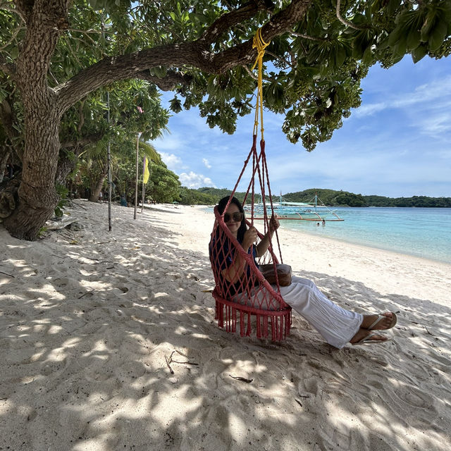 Pinkywhite Beach and Blue oceanicwater