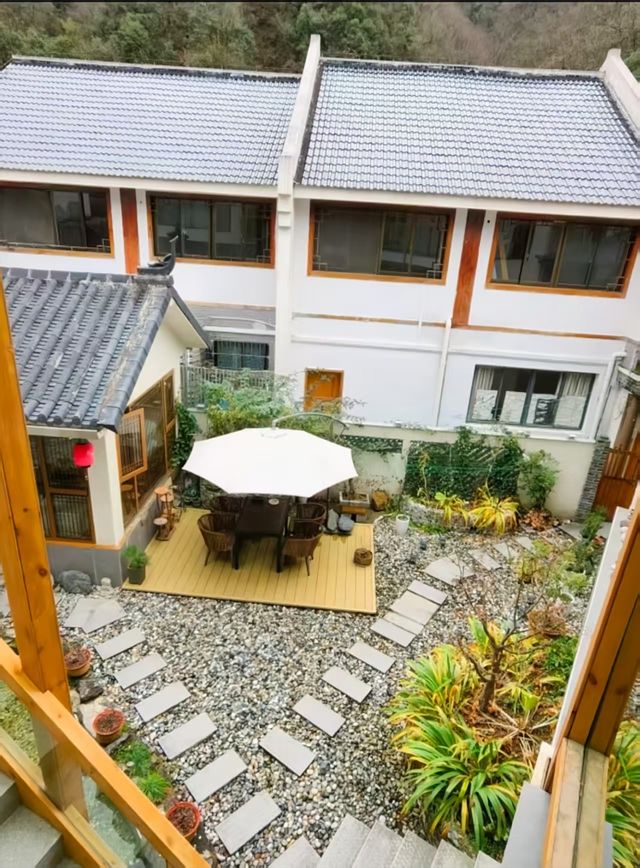 隱匿於神農架的詩意棲居——泊隱逸墅民宿